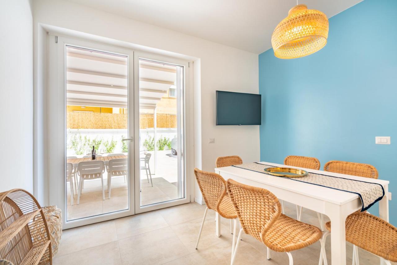 Oltremare, Patio, Two Steps From The Sea Apartment